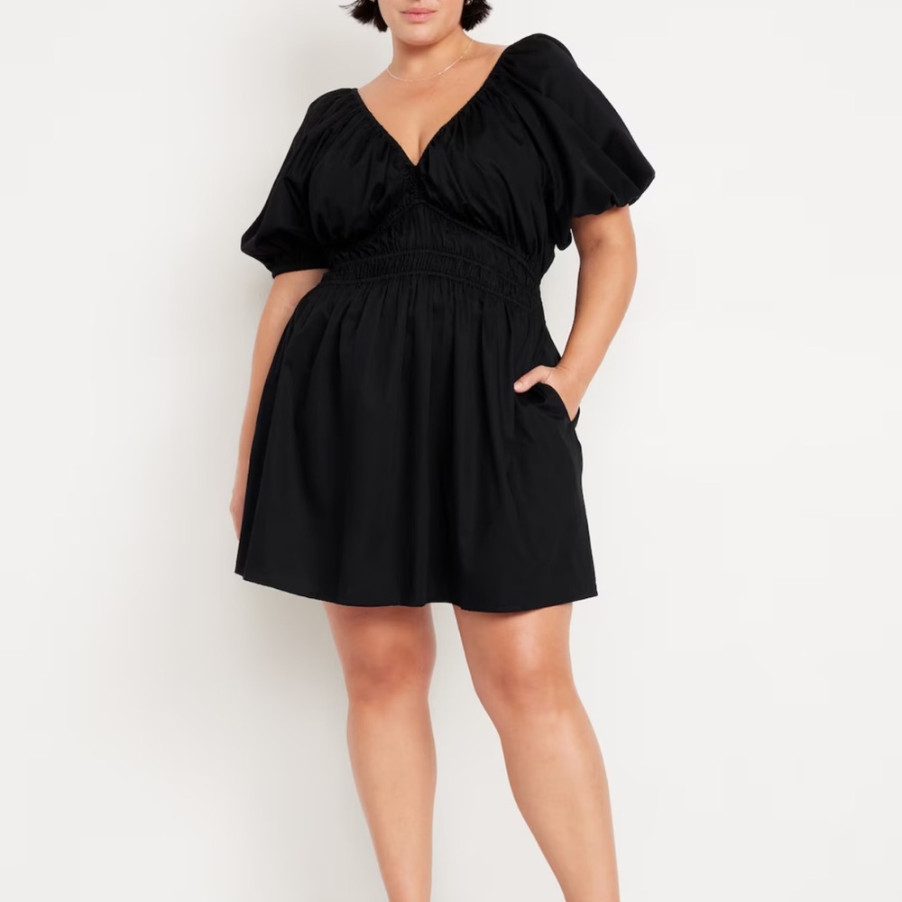 Elegant Black Dress - Picture 2 of 6